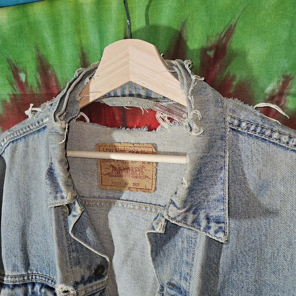 Levi's 80's Light Blue Distressed Denim Jacket Size L - Picture 13 of 16